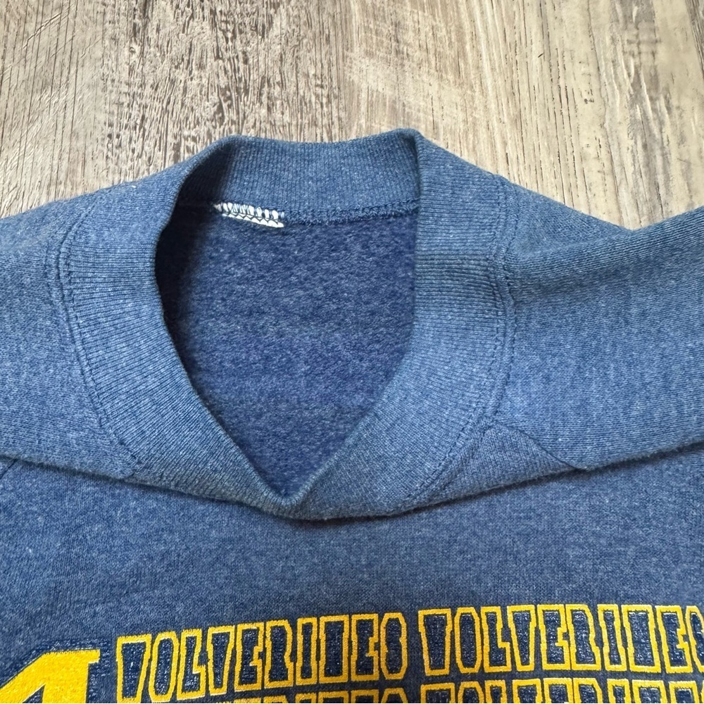 Vintage women’s Michigan Wolverines college ncaa crewneck sweatshirt blue XS - Picture 4 of 5